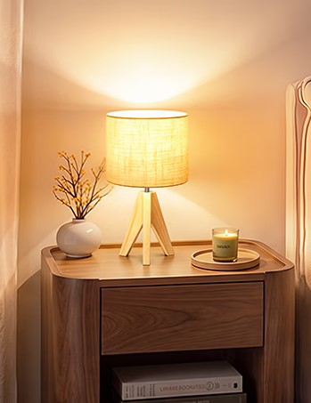 Lámpara de mesita de noche de madera con pantalla de Lino E27